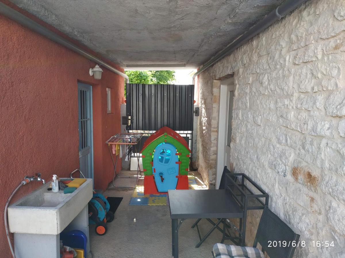 Holiday Home Peruški מראה חיצוני תמונה